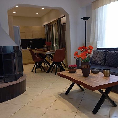 The Genius Apartment 3 Rooms, Α Floor 3 Υπνοδωμάτια, A Όροφος Athens Ngoại thất bức ảnh